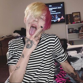 Blonde and pink hairdue